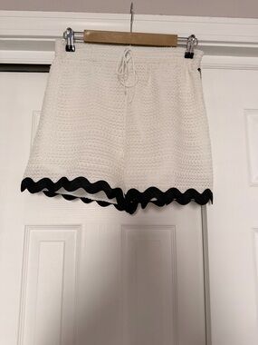 Commense High Waist White Crochet Shorts with Black Trim